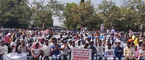 Thousands of Students Attend Congress in Patna against Government's Betrayal on 19 Lakh Jobs 